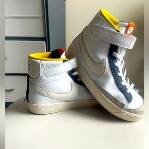 Boys Nike blazer mid ‘77